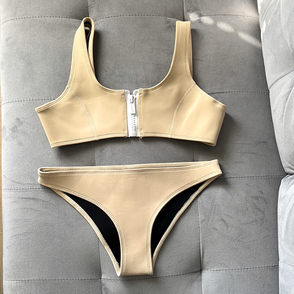Hoaka bikini 👙